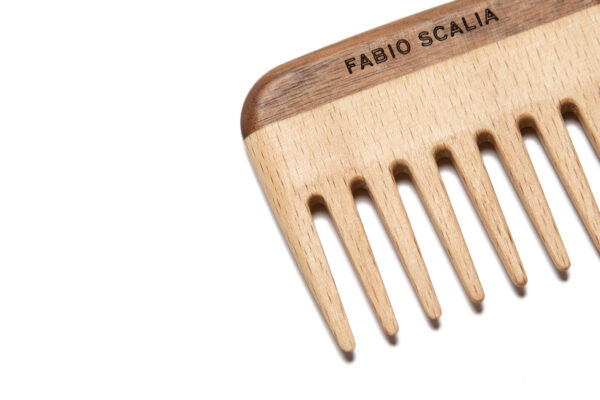 Gio wood comb close up