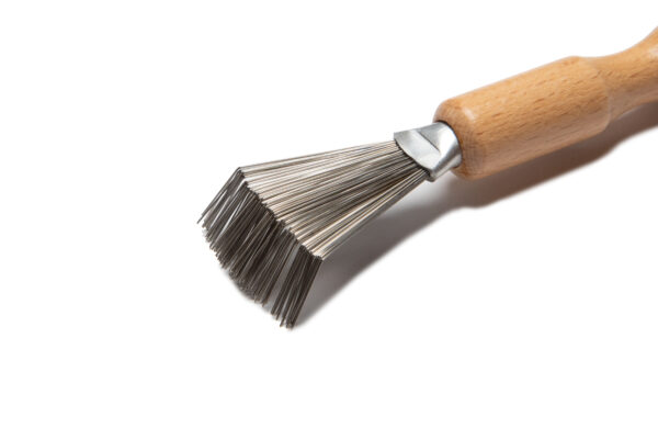 rake brush cleaner close up image